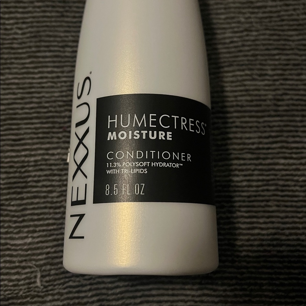 Nexxus Humectress Moisture Conditioner - Picture 2 of 4